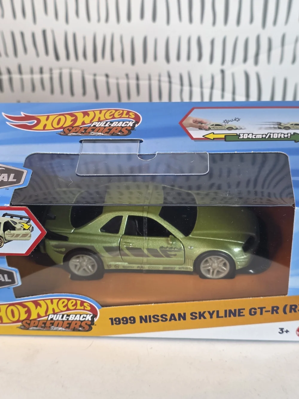 Hot Wheels Pull-Back Speeders 1999 Nissan Skyline GT-R Toy Car - Green